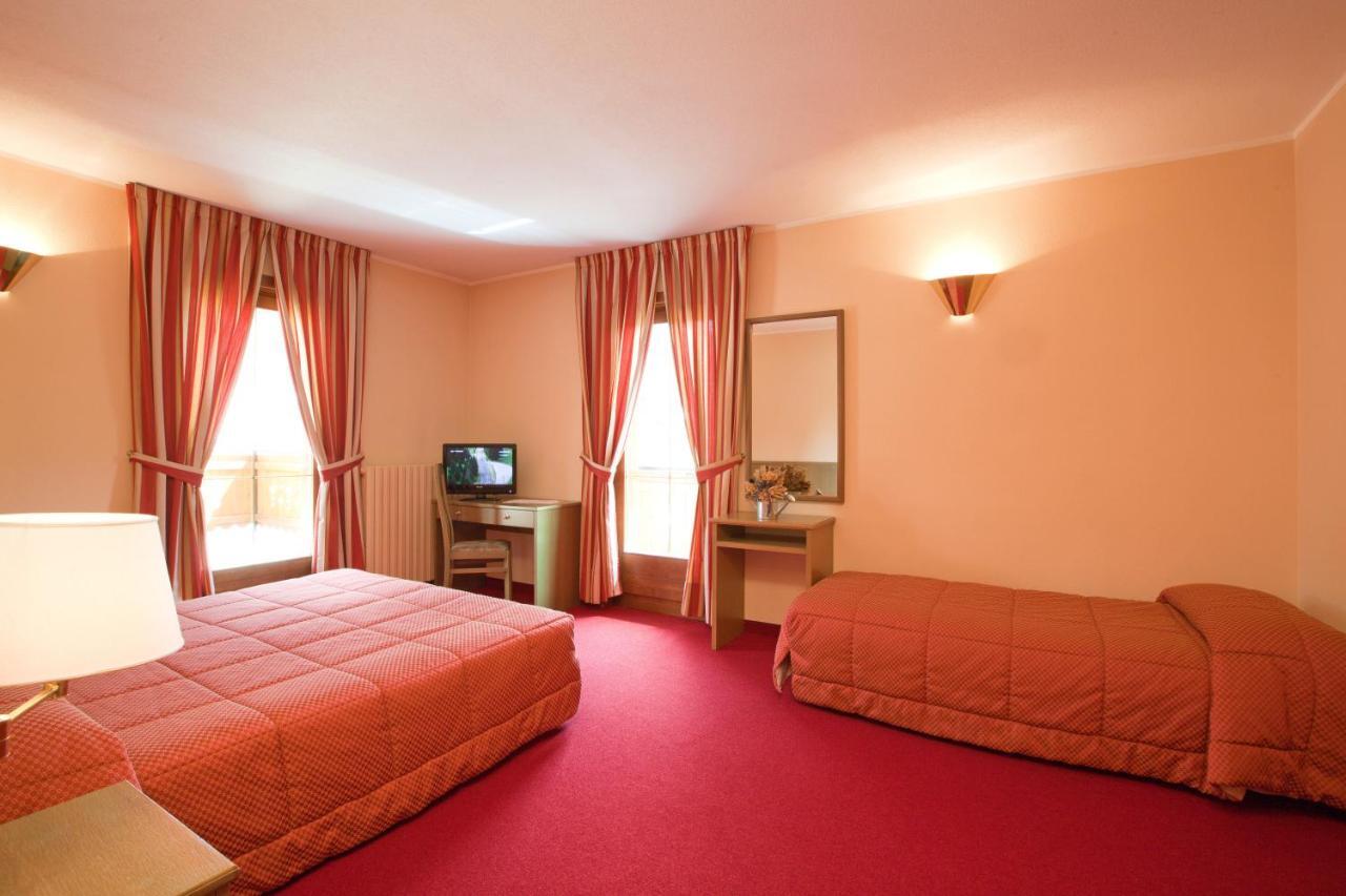 Hotel Krone ليفينو الغرفة الصورة